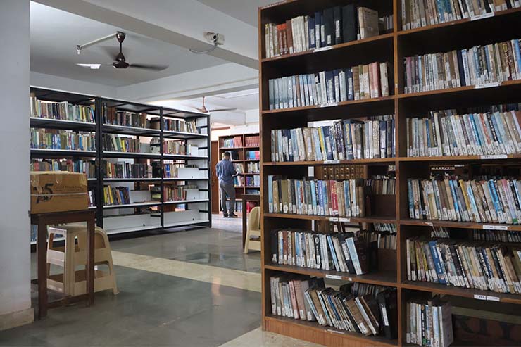 library-gal-sxc-001
